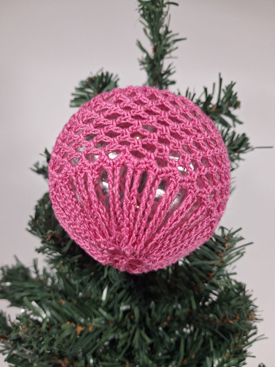 Pink Crochet Christmas Bauble (small pattern)