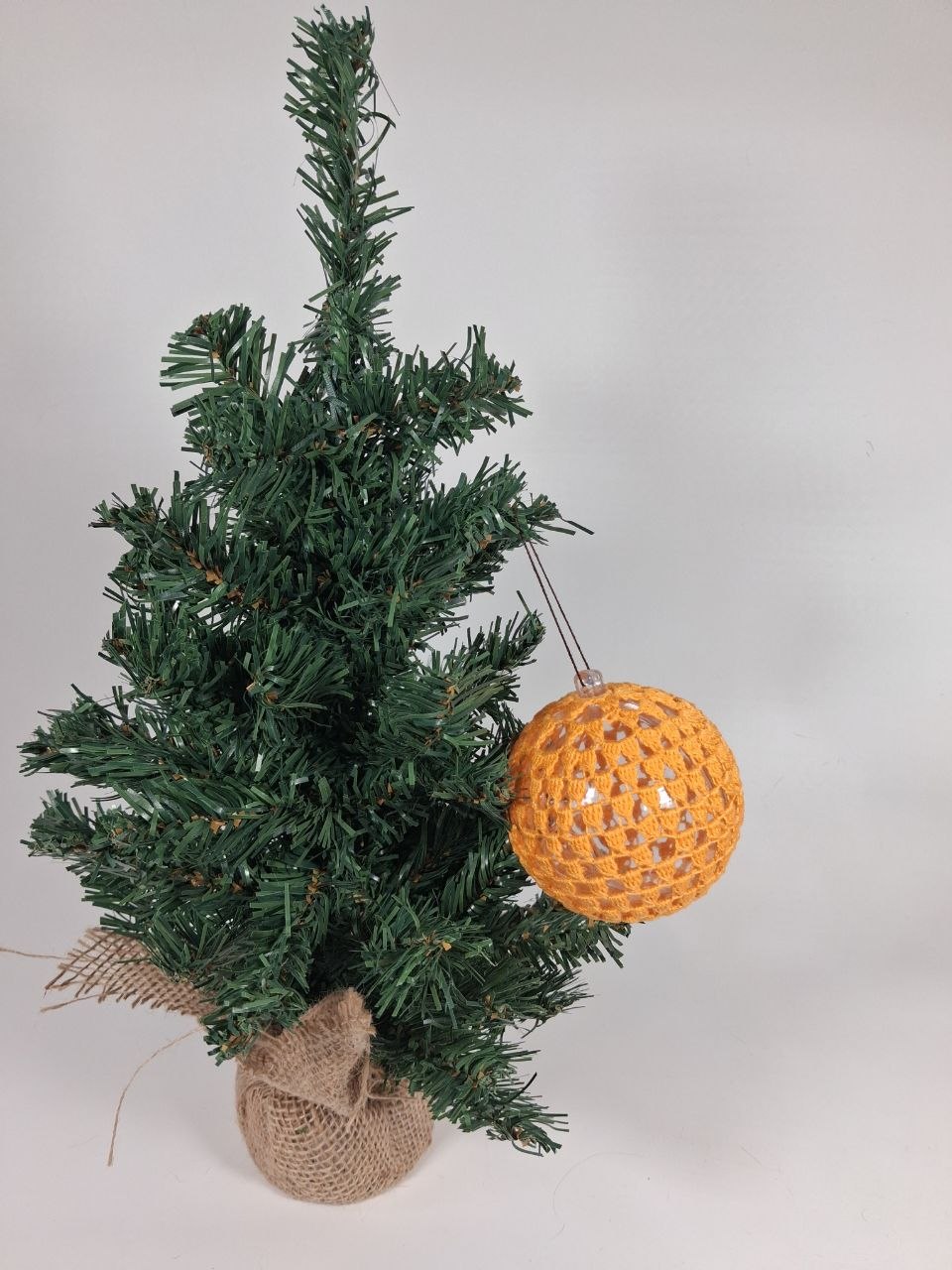 Orange Crochet Christmas Bauble (big pattern)