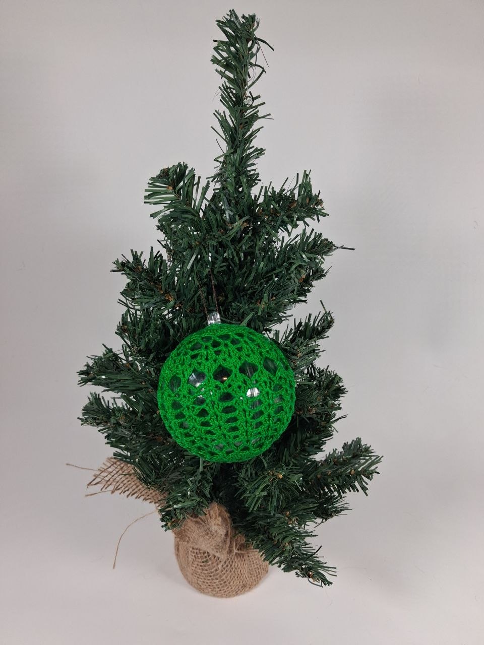 Green Crochet Christmas Bauble (medium pattern)
