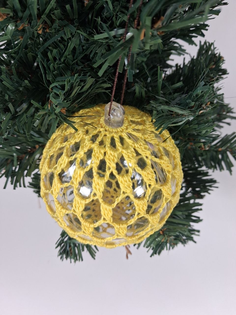 Yellow Crochet Christmas Bauble (big pattern)