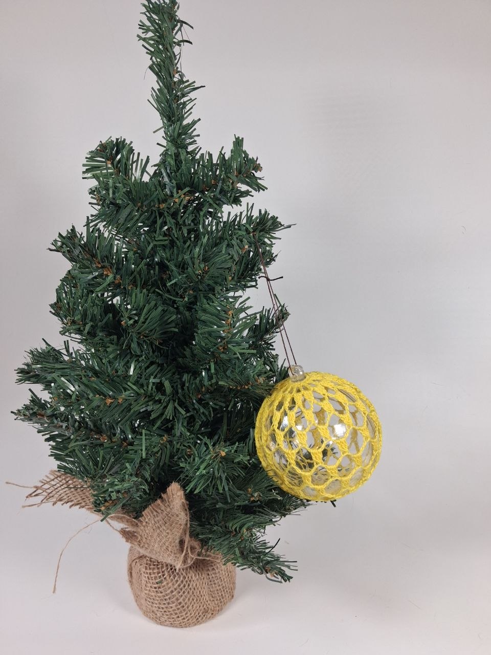 Yellow Crochet Christmas Bauble (big pattern)